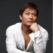 钱小豪图片,影视界硬汉的传奇人生